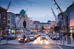 Uma vista geral de Cork ou a vista da cidade a partir do hotel