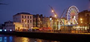 Uma vista geral de Cork ou a vista da cidade a partir do hotel