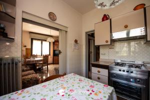 Η κουζίνα ή μικρή κουζίνα στο Villa Fulvia