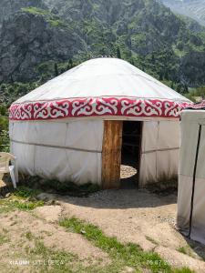 Γενική θέα στο βουνό ή θέα στο βουνό από  αυτό το κάμπινγκ +9 φωτογραφίες