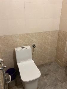 Koupelna v ubytování Hotel Kaushambi Grand Near Kaushambi Metro Station