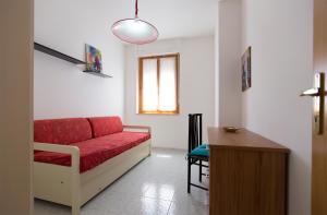A seating area at Casa Baleari 28C