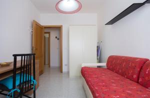 A seating area at Casa Baleari 28C