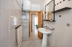 A bathroom at Casa Baleari 28C