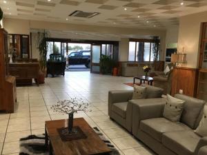 Χώρος καθιστικού στο Pofadder Hotel by Country Hotels +13 φωτογραφίες