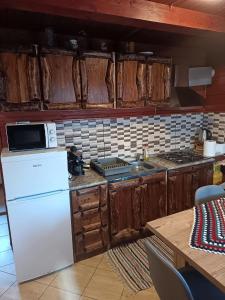 Una cocina o cocineta en Casa Sóhegy Praid