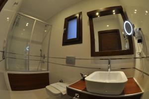 Photo de la galerie de l'établissement Small Beach Hotel, à Turgutreis