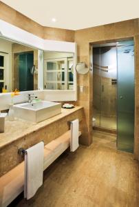 
A bathroom at Paradisus Punta Cana Resort - All Inclusive
