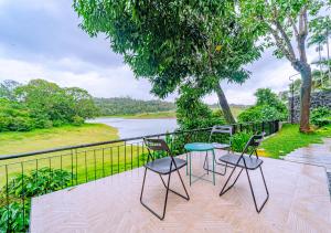 Příroda nedaleko vily + 63 fotografií