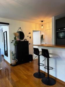 Kuchyňa alebo kuchynka v ubytovaní Bel Appartement à La Valette du var + 2 fotografie