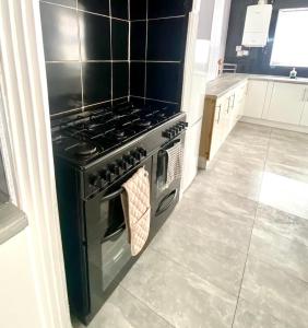 Køkken eller tekøkken på No. 206 - Spacious 5 Bed