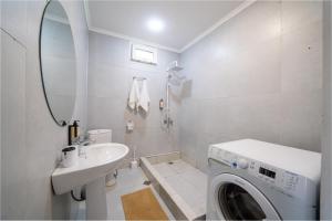 Ένα μπάνιο στο Tato