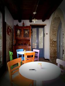 Posezení v ubytování B&B Amphisya