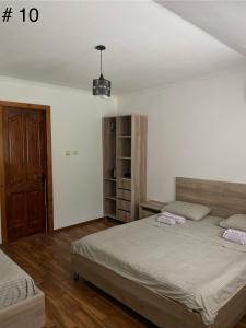 Letto o letti in una camera di Rezo's House