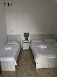 Letto o letti in una camera di Rezo's House