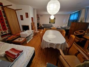 Χώρος καθιστικού στο Architect-designed villa in a great location
