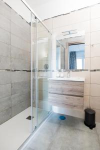 Koupelna v ubytování Salvator Rosa Rooms - Di fronte alla Metro, Terrazza & Self Check in + 38 fotografií