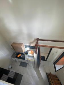 een keuken in een kamer bij Loft Lampião in Campina Grande
