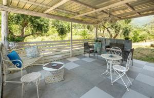 Ban công/sân hiên tại Awesome Home In Smauro Cilento -Sa- +34 ảnh