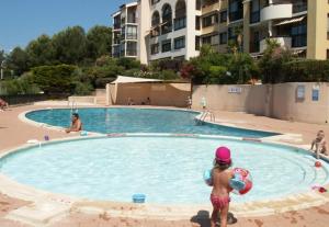 Photo de la galerie de l'établissement Beau studio à Six-Fours-les-Plages à 150 m de la mer, à Six-Fours-les-Plages