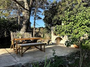 Κήπος έξω από το Cozy apartment with private yard +18 φωτογραφίες