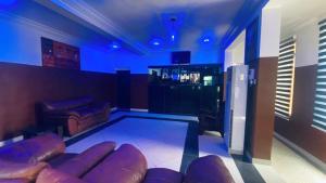 Ruang duduk di Havilah Suite Ltd Awka