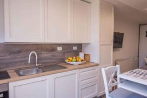Kuchyňa alebo kuchynka v ubytovaní Apartment in Veli Losinj 33734
