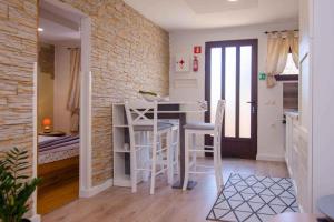 Posteľ alebo postele v izbe v ubytovaní Apartment in Veli Losinj 33734