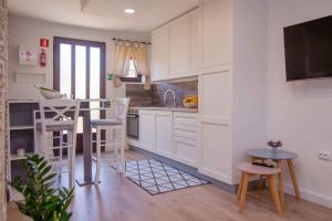 Kuchyňa alebo kuchynka v ubytovaní Apartment in Veli Losinj 33734