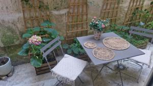 Aed väljaspool majutusasutust Gîte 3 étoiles avec jardin et calme, 3 min de la Ferté-sous-Jouarre, 40 min de Paris en TER