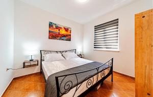 Ένα ή περισσότερα κρεβάτια σε δωμάτιο στο Stunning Apartment In Blato With House Sea View