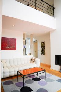 Posezení v ubytování Magnifique maison d'architecte au coeur de Lomener + 46 fotografií