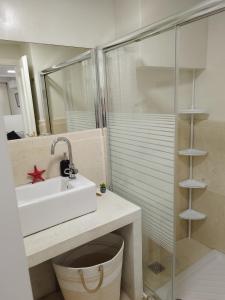A bathroom at Candia Strada
