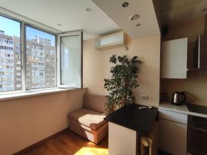 Ảnh trong thư viện ảnh của 1/10 вулиця Радунська ở Kiev +16 ảnh