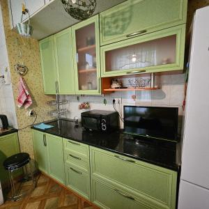 Kuchyň nebo kuchyňský kout v ubytování Tbilisi Guest House