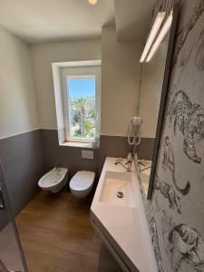 A bathroom at Hotel Marconi