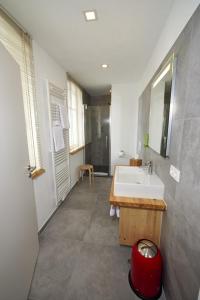 
Ein Badezimmer in der Unterkunft Rothfuss-Hotel

