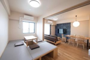 Χώρος καθιστικού στο THE RISE Osaka Universal Bayside