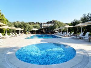 The swimming pool at or close to Assos Park Hotel