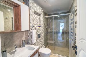 A bathroom at Assos Park Hotel