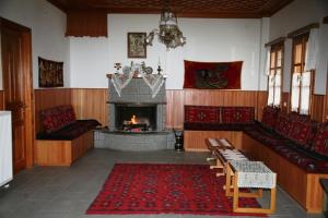 Posezení v ubytování Apostolos Hotel