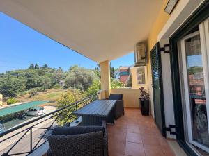Balkoni atau teres di F&K House Kastania