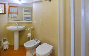 A bathroom at Il Frantoio