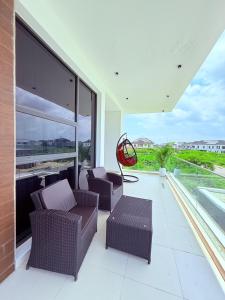 Luxurious 5BR Villa with Private Pool, Lekki Lagos的休息区