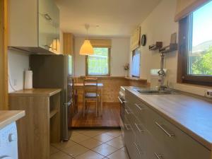 Η κουζίνα ή μικρή κουζίνα στο Kleines Haus am Heide Resort +20 φωτογραφίες