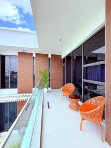 Luxurious 5BR Villa with Private Pool, Lekki Lagos的阳台或露台