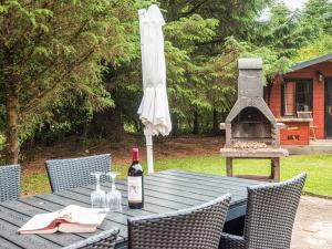 Zahrada ubytování 6 person holiday home in Vemb