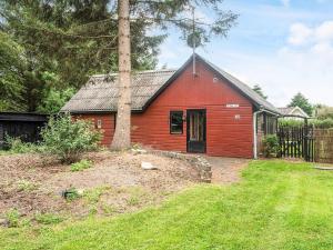 Zahrada ubytování 6 person holiday home in Vemb
