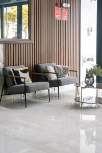 Photo de la galerie de l'établissement Modern 3BR 2BA Apt Gym and Parking Near Real Plaza, UP and Trendy Cafés, à Lima 163 autres photos