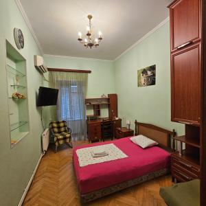 TV a/nebo společenská místnost v ubytování Tbilisi Guest House + 25 fotografií